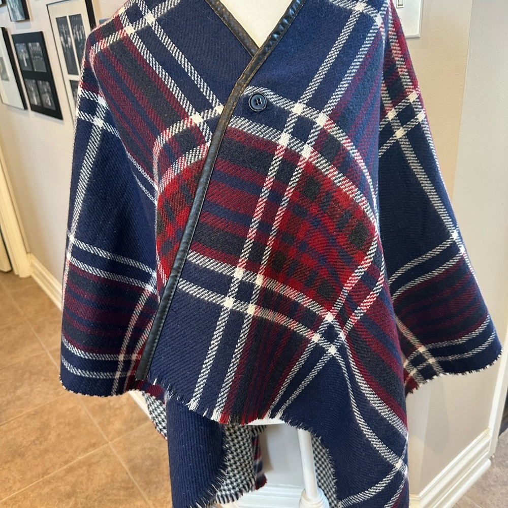 Reversible Plaid and Houndstooth Wrap